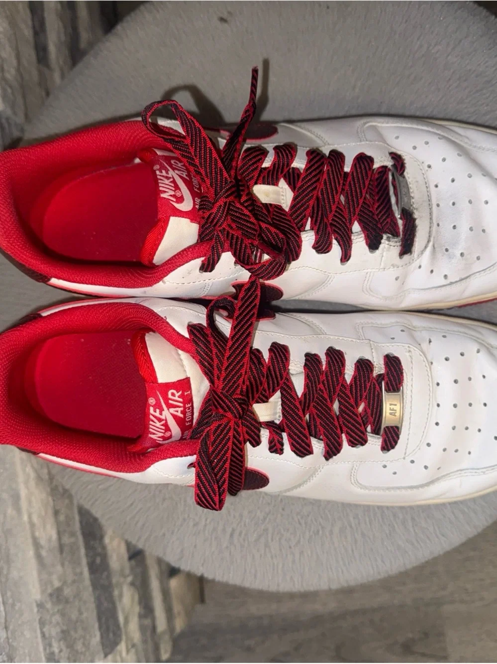Nike Men’s White and Red Low-Top Sneakers with Black-Striped Laces